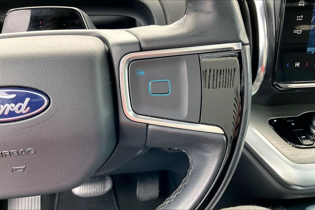 Certified 2025 Ford Expedition Platinum AWD/4WD image 17