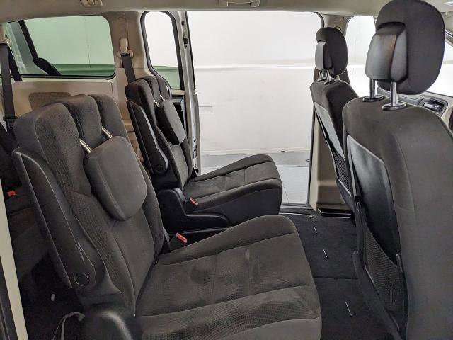 Used 2018 Dodge Grand Caravan SE w/ UConnect Hands-Free Group FWD image 19