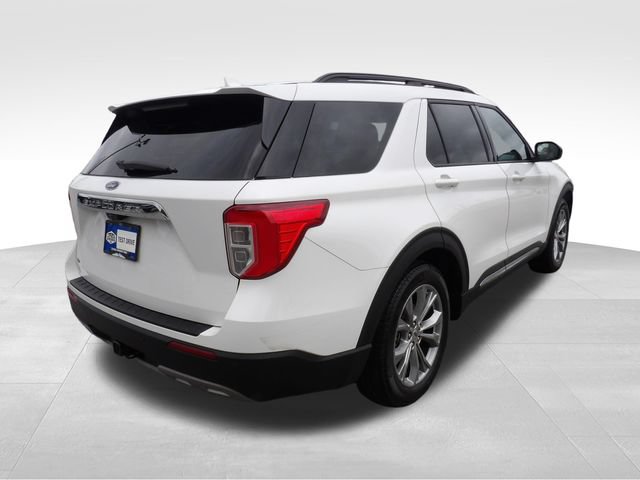 Certified 2022 Ford Explorer XLT w/ Equipment Group 202A RWD image 9