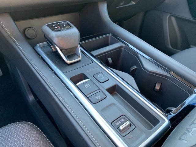 Used 2025 Nissan Pathfinder SV image 19