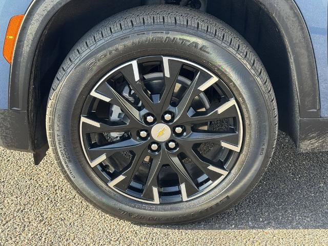 Used 2025 Chevrolet Traverse LT w/ Sun and Wheel Package FWD image 11