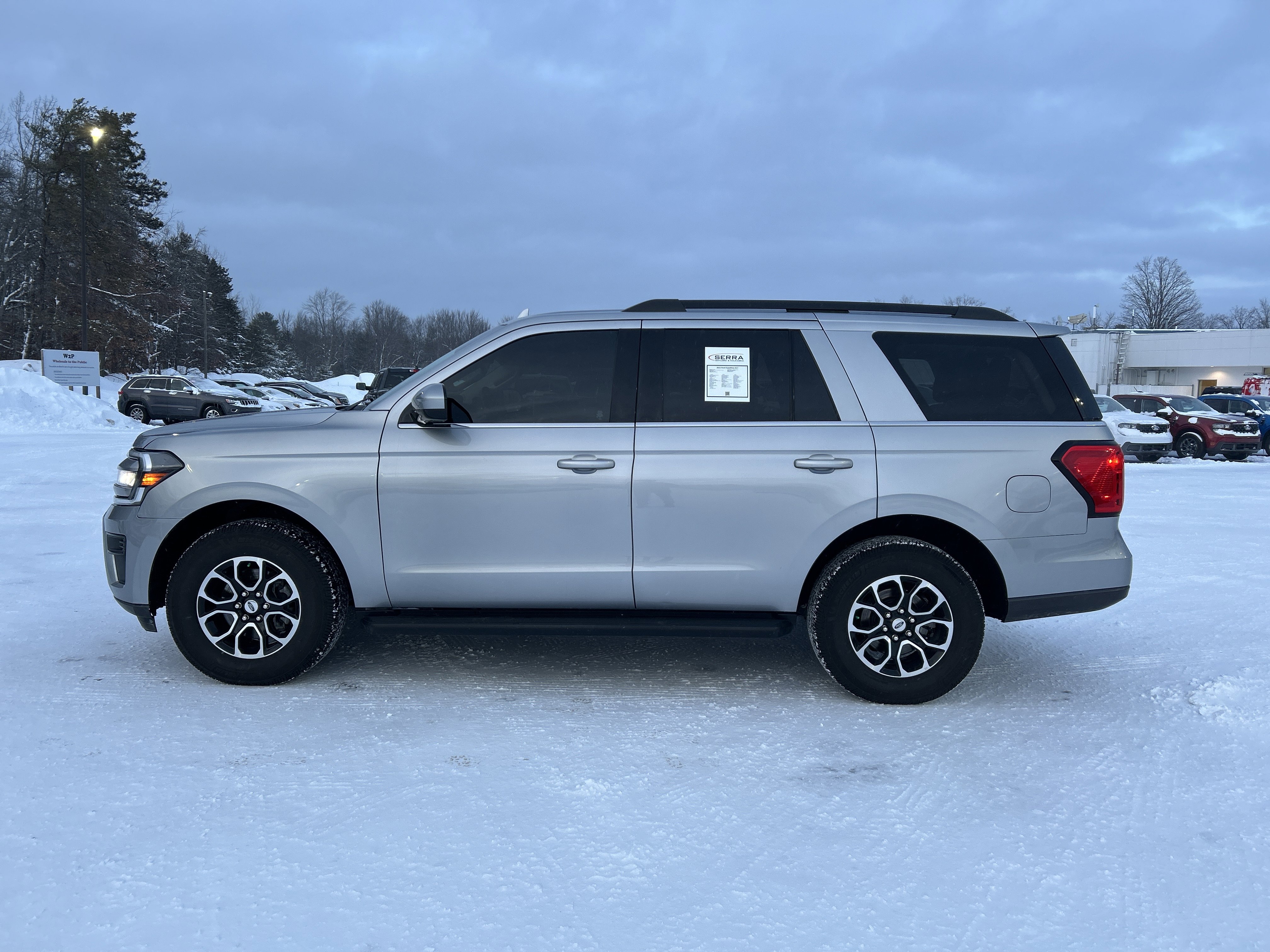 Certified 2022 Ford Expedition XLT image 7