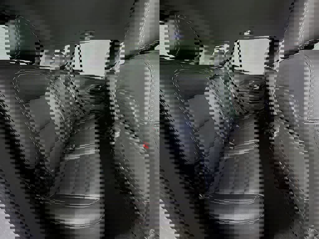 Used 2024 GMC Terrain SLT image 29