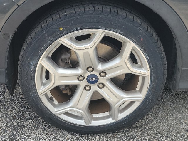 Certified 2019 Ford Escape Titanium w/ U9j03 - Titanium Tow Package AWD/4WD image 9