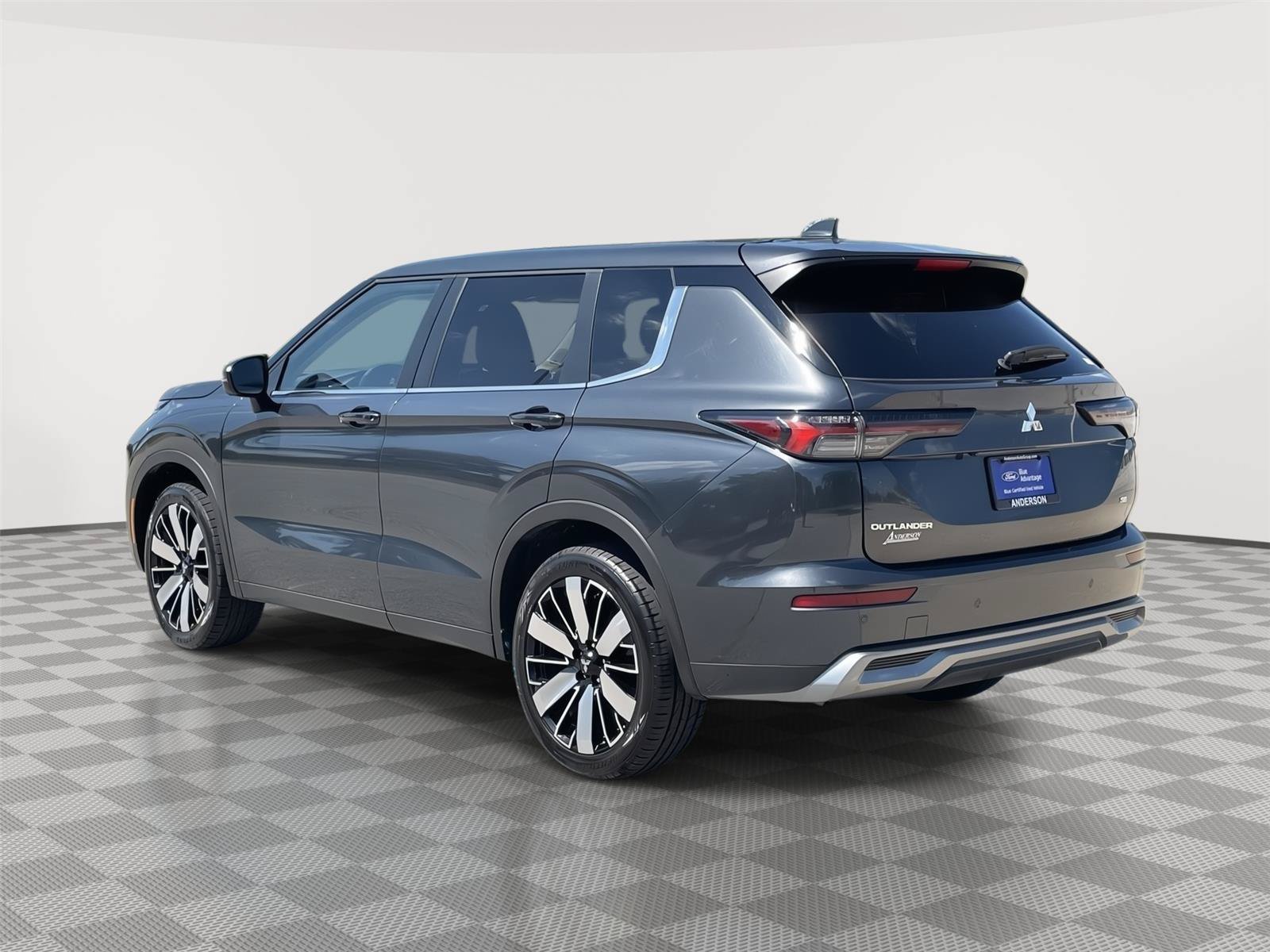 Used 2025 Mitsubishi Outlander SE FWD image 9