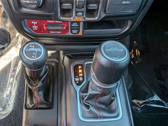 Used 2022 Jeep Gladiator Rubicon w/ Cold Weather Group image 26