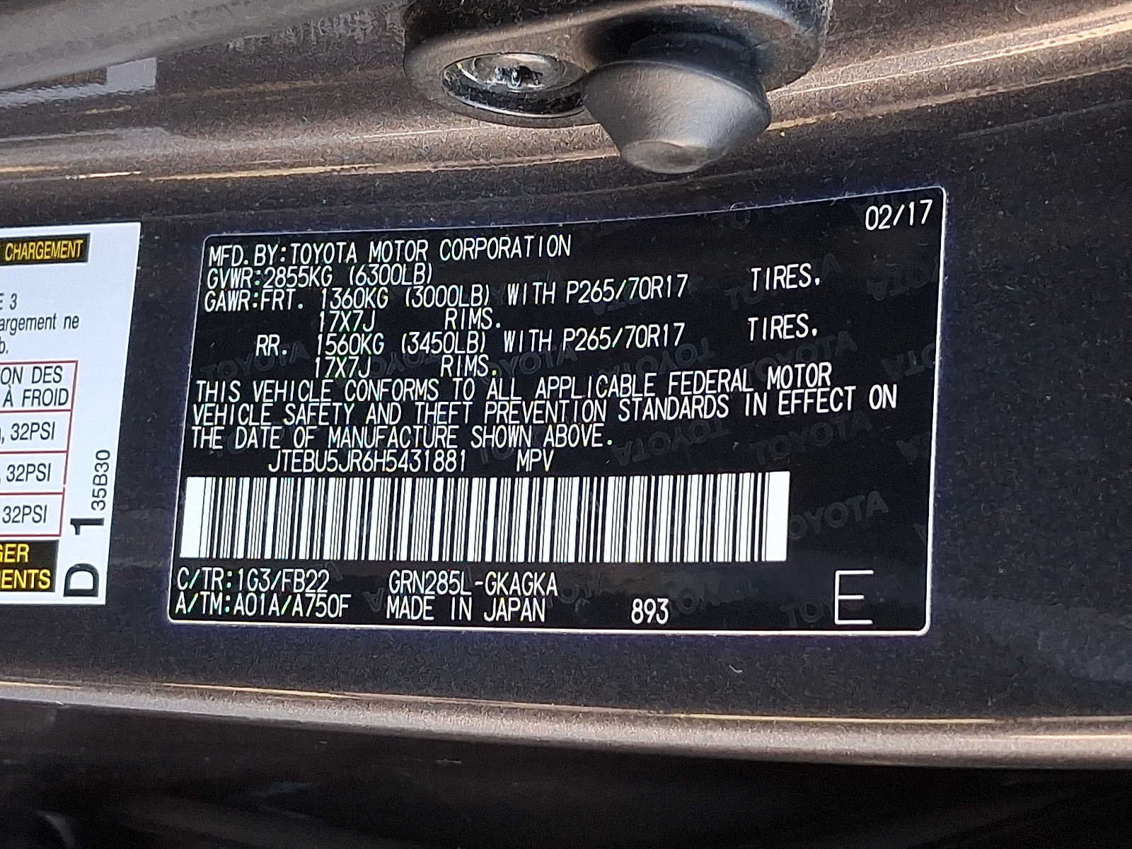 Used 2017 Toyota 4Runner SR5 AWD/4WD image 27