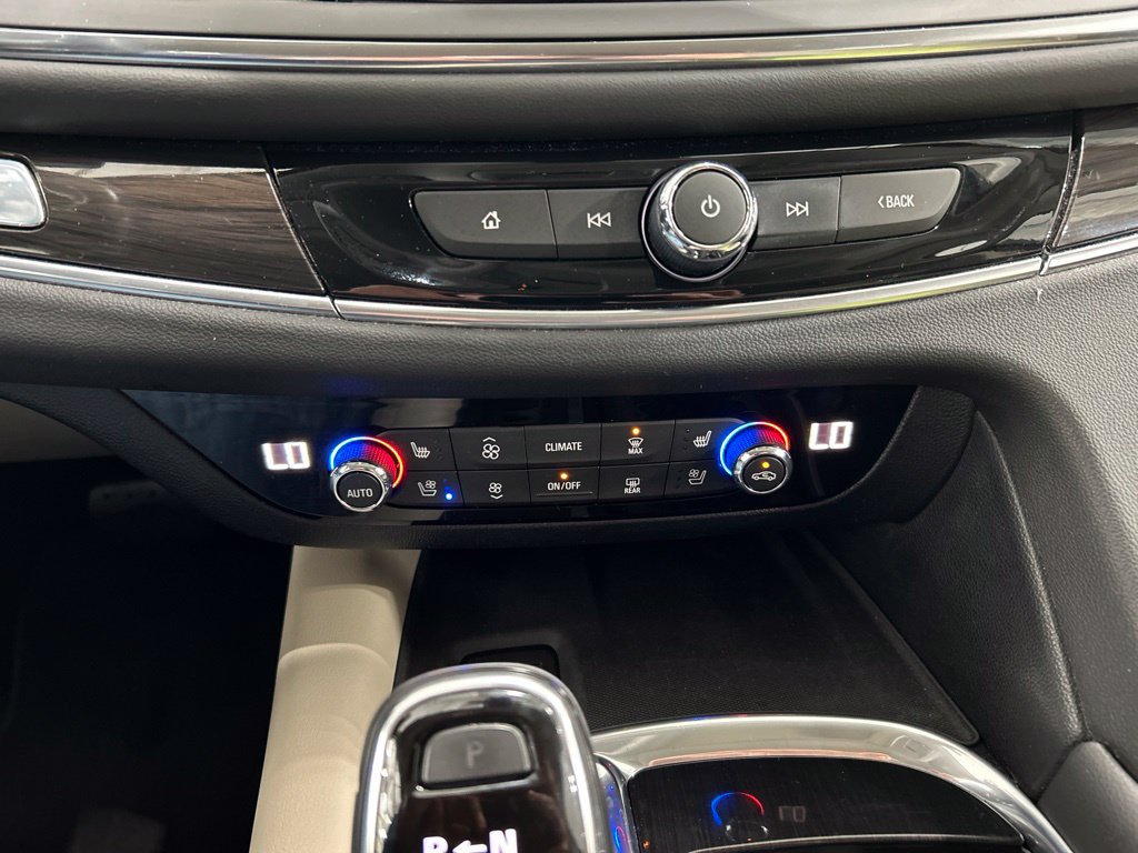 Used 2019 Buick Enclave Premium AWD/4WD image 25