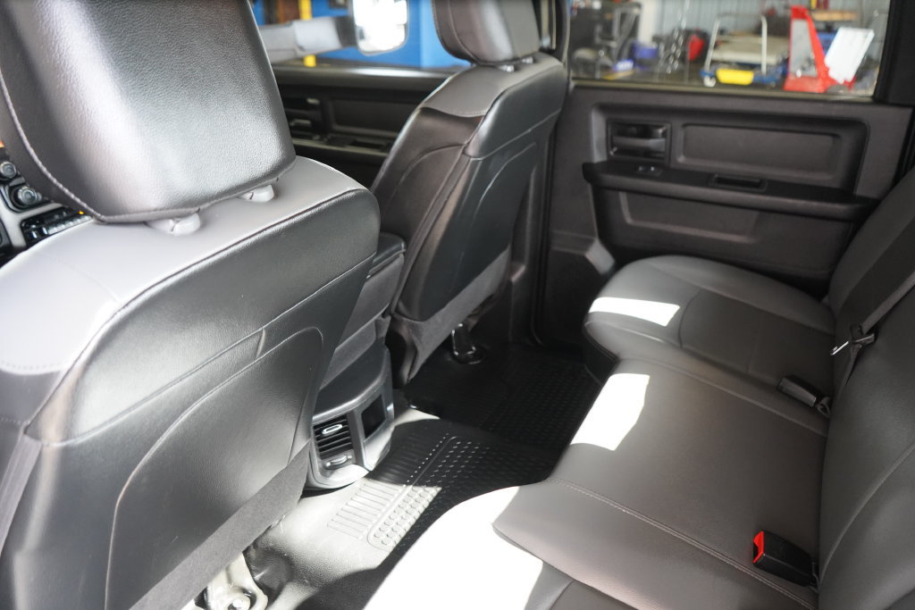 Used 2022 RAM 3500 Tradesman w/ Chrome Appearance Group AWD/4WD image 28