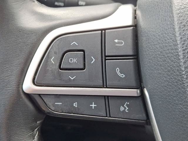 Used 2023 Toyota Highlander XLE AWD/4WD image 23