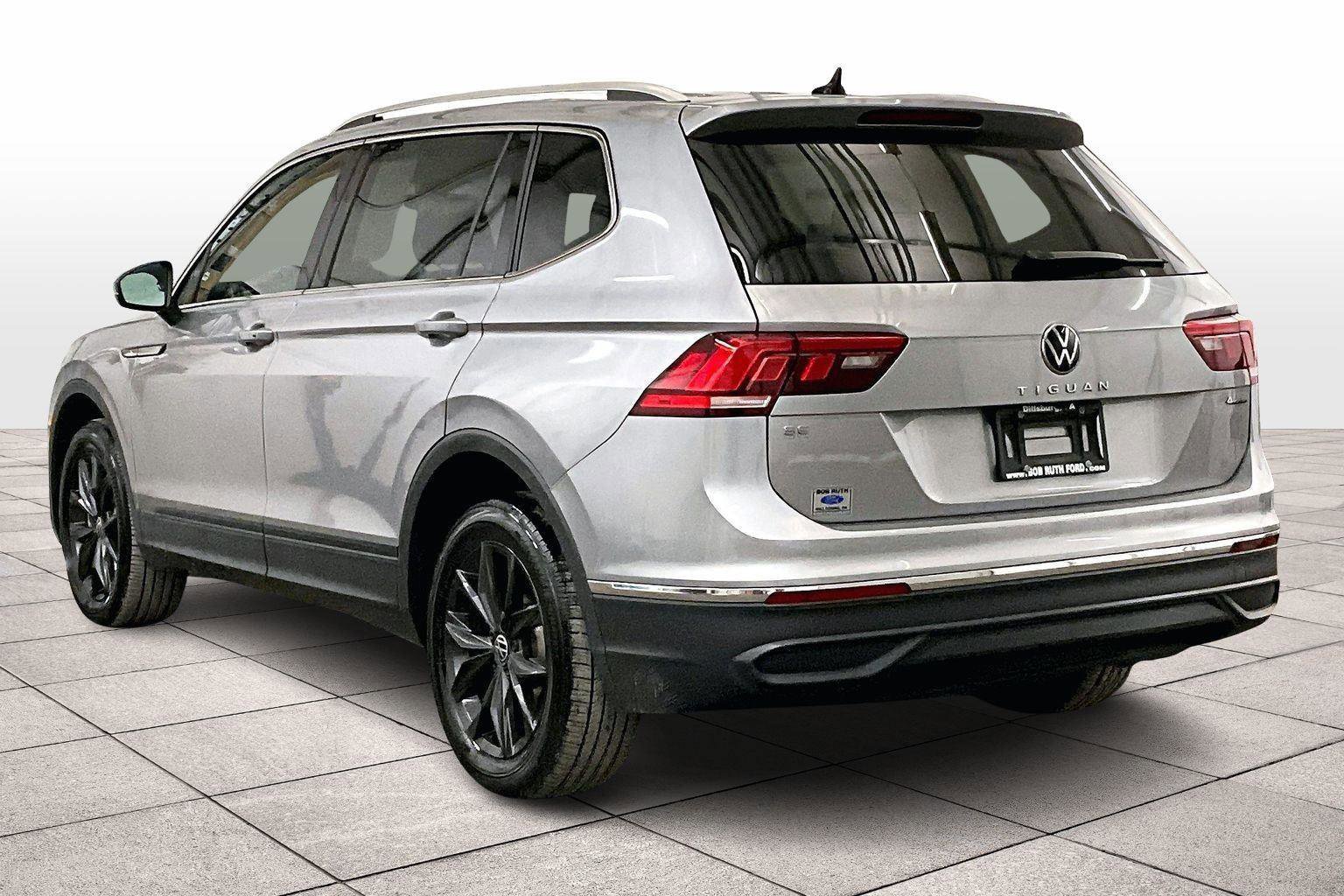 Used 2024 Volkswagen Tiguan SE image 4