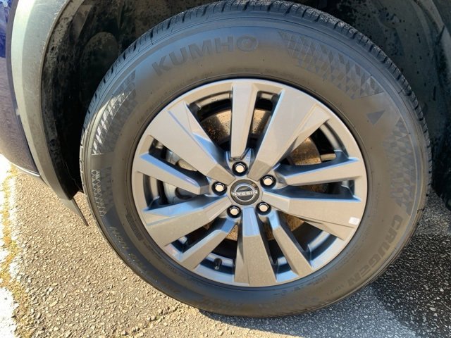 Used 2025 Nissan Pathfinder SV image 7