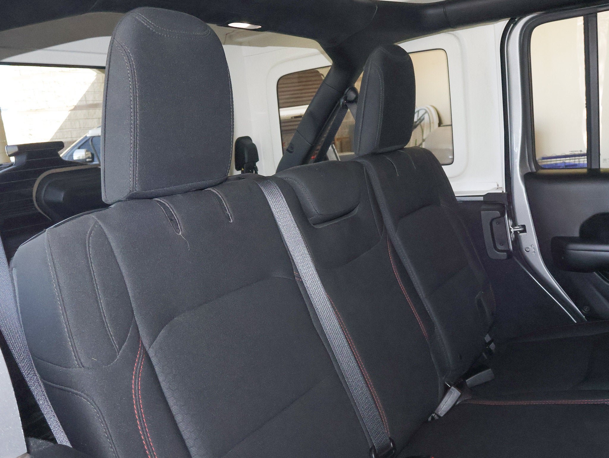 Used 2018 Jeep Wrangler Unlimited Rubicon w/ Safety Group AWD/4WD image 43