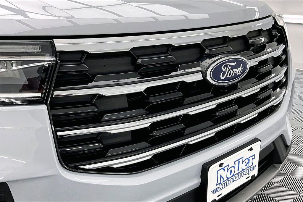 Certified 2025 Ford Explorer Active image 28