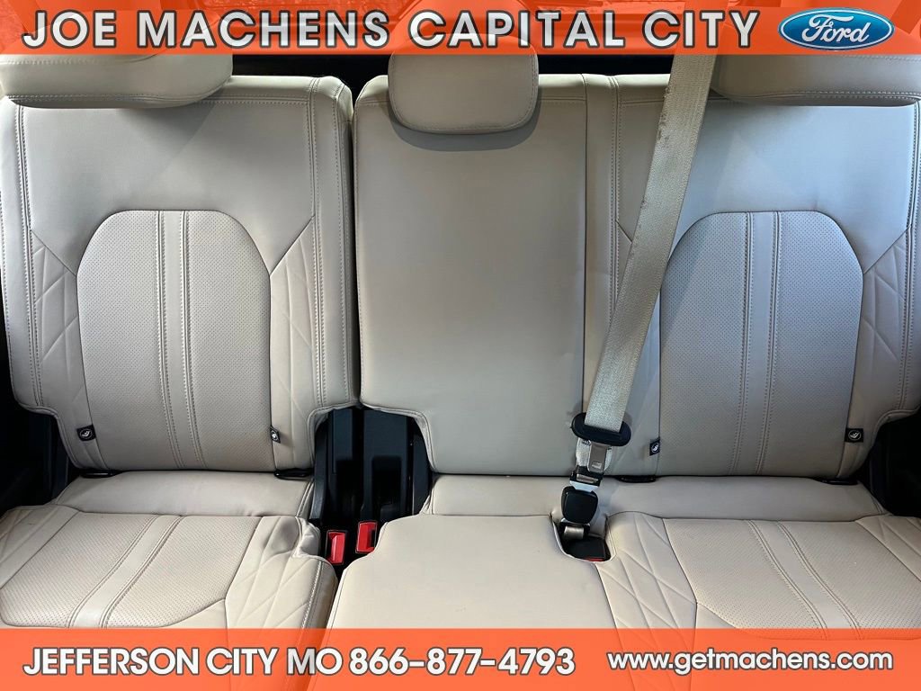 Certified 2022 Ford Expedition Max Platinum image 21