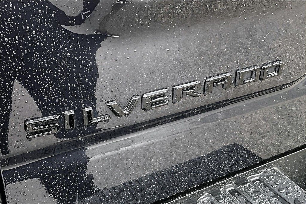 Used 2024 Chevrolet Silverado 1500 High Country w/ High Country Premium Package AWD/4WD image 8