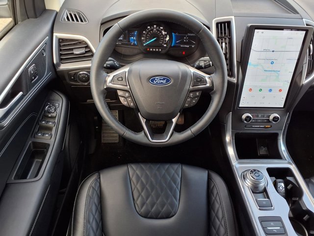 Certified 2024 Ford Edge Titanium image 8