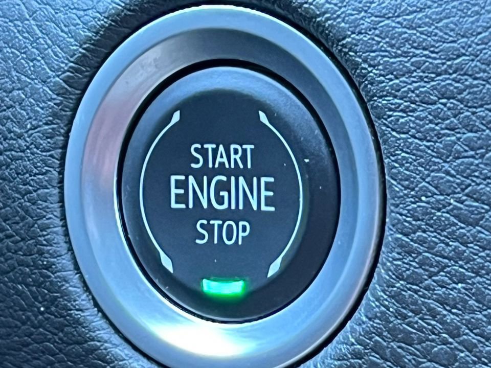 Used 2025 Cadillac XT4 Premium Luxury image 30