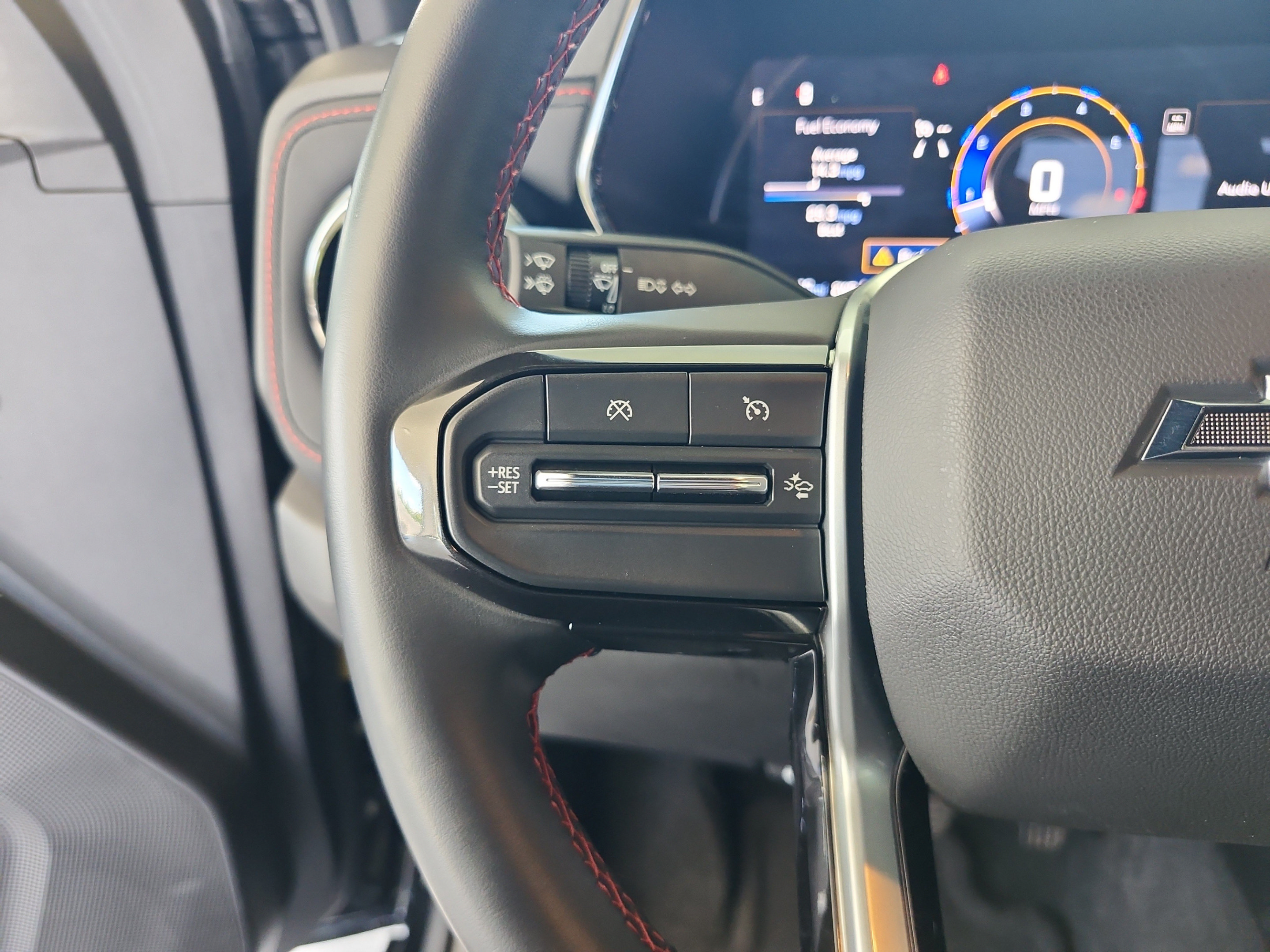 Used 2024 Chevrolet Colorado Z71 AWD/4WD image 12