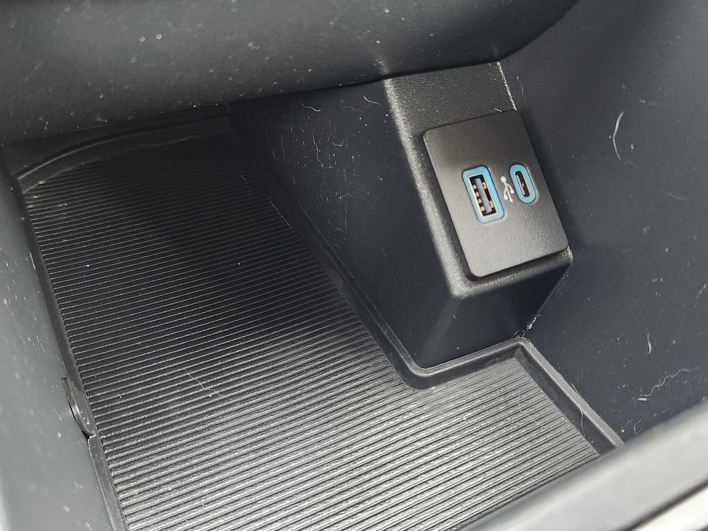 Certified 2024 Ford Edge SE image 29