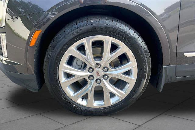 Used 2018 Cadillac XT5 Luxury w/ Driver Awareness Package AWD/4WD image 11