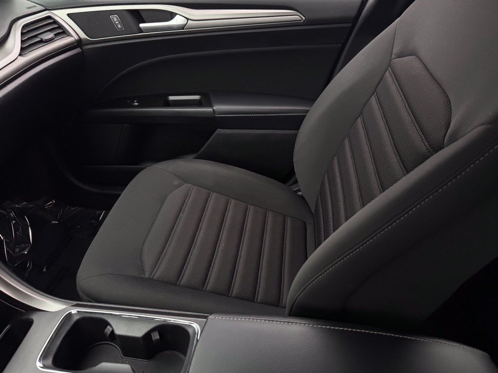Certified 2017 Ford Fusion SE w/ Fusion SE Technology Package FWD image 27