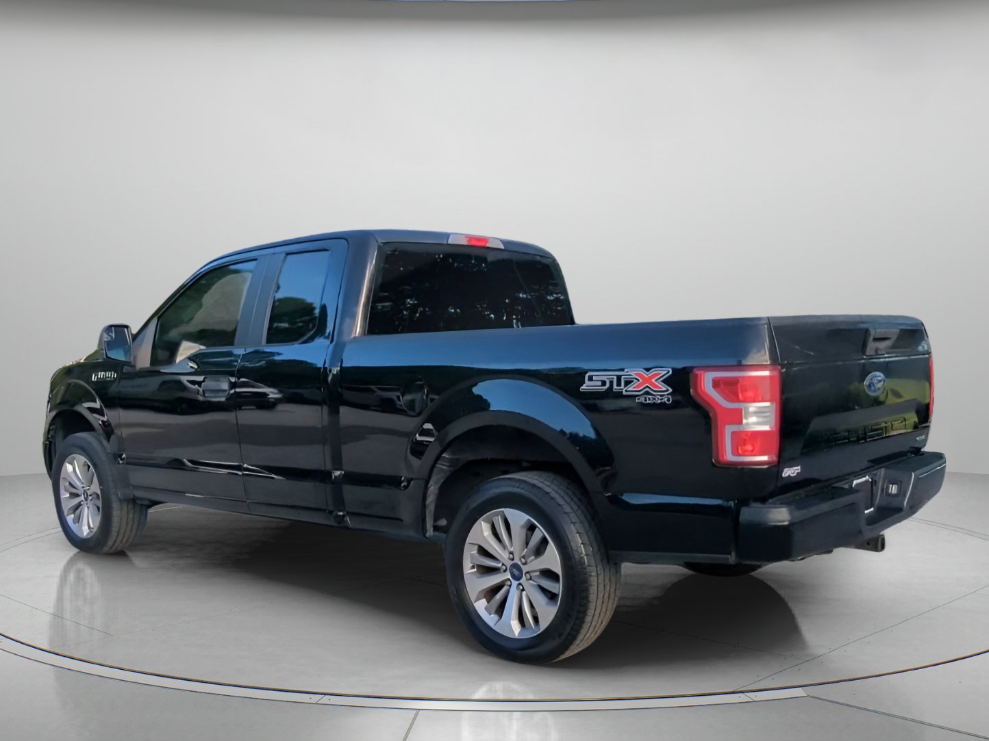 Certified 2018 Ford F150 XL w/ Equipment Group 101A Mid AWD/4WD image 20
