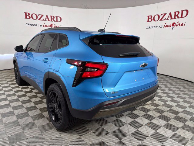 Used 2025 Chevrolet Trax ACTIV w/ Sunroof Package FWD image 8