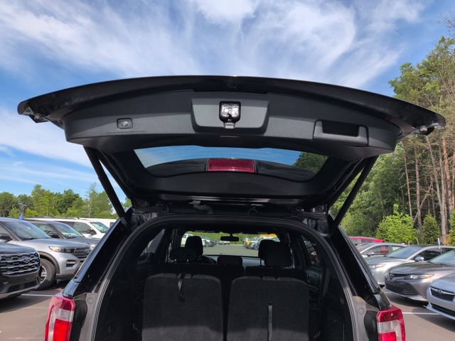 Certified 2019 Ford Explorer XLT w/ Equipment Group 201A AWD/4WD image 19
