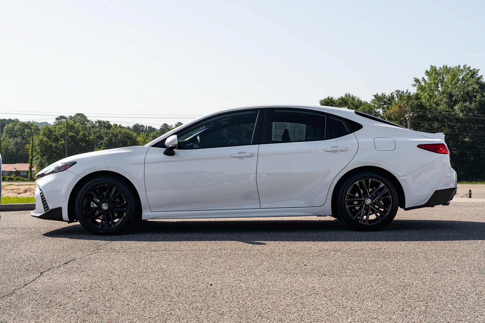 Used 2026 Toyota Camry SE FWD image 4