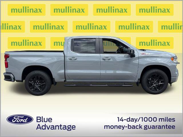 Used 2025 Chevrolet Silverado 1500 RST AWD/4WD image 2