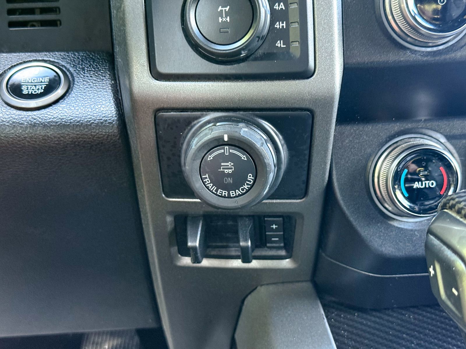 Certified 2019 Ford F150 Raptor w/ Equipment Group 802A Luxury AWD/4WD image 27