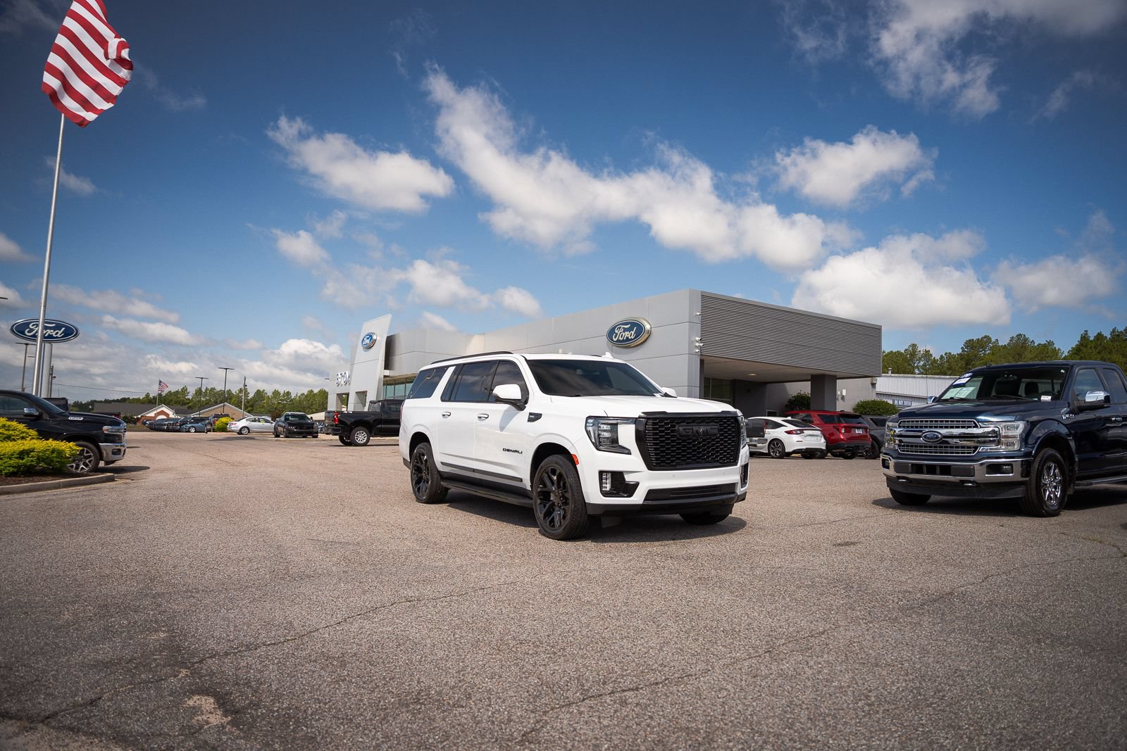 Used 2023 GMC Yukon XL Denali RWD video 2