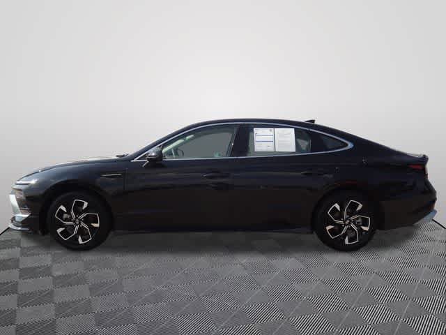Used 2024 Hyundai Sonata SEL FWD image 2