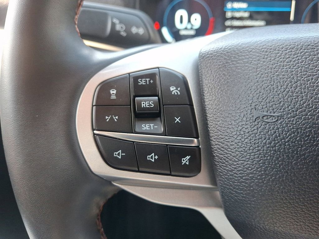 Certified 2025 Ford Explorer Active w/ Active Comfort Package AWD/4WD image 22