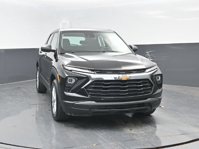Used 2025 Chevrolet TrailBlazer LS w/ LS Confidence Package AWD/4WD image 2