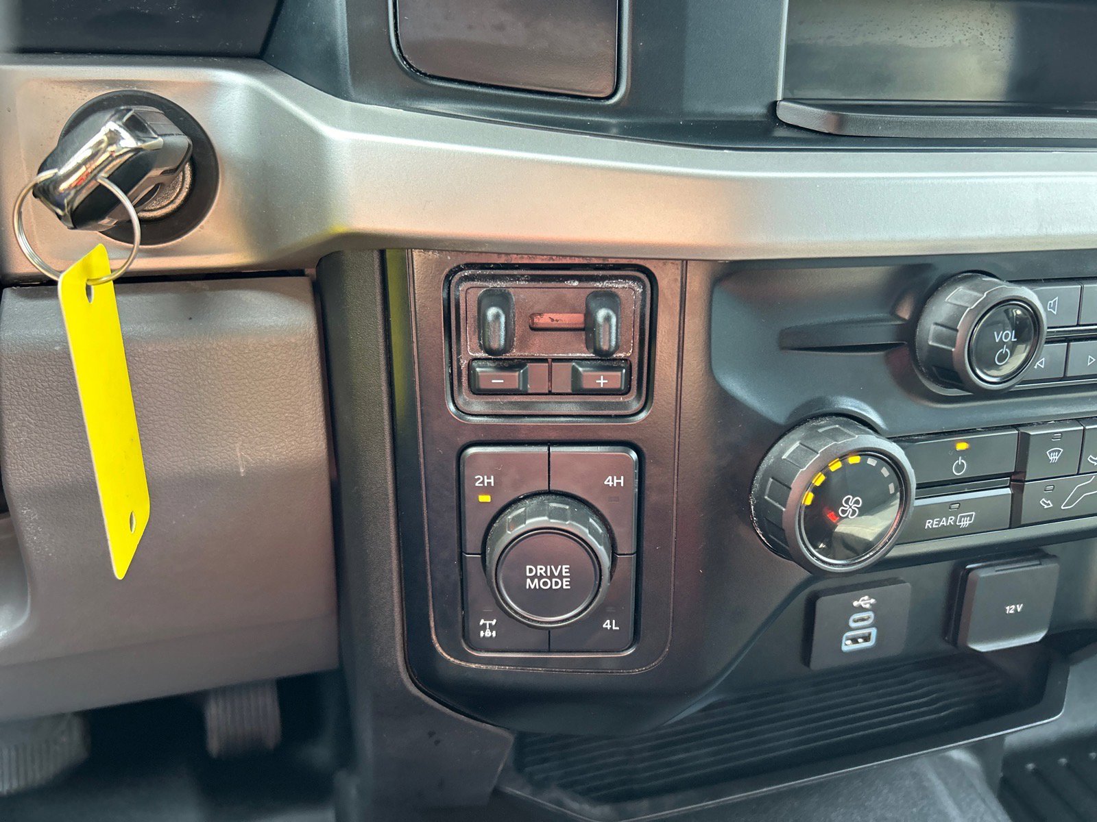 Certified 2023 Ford F250 XL w/ XL Off-Road Package image 30