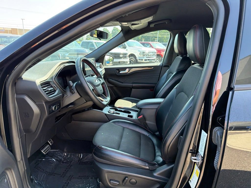 Certified 2023 Ford Escape ST-Line w/ Tech Pack #1 FWD image 11