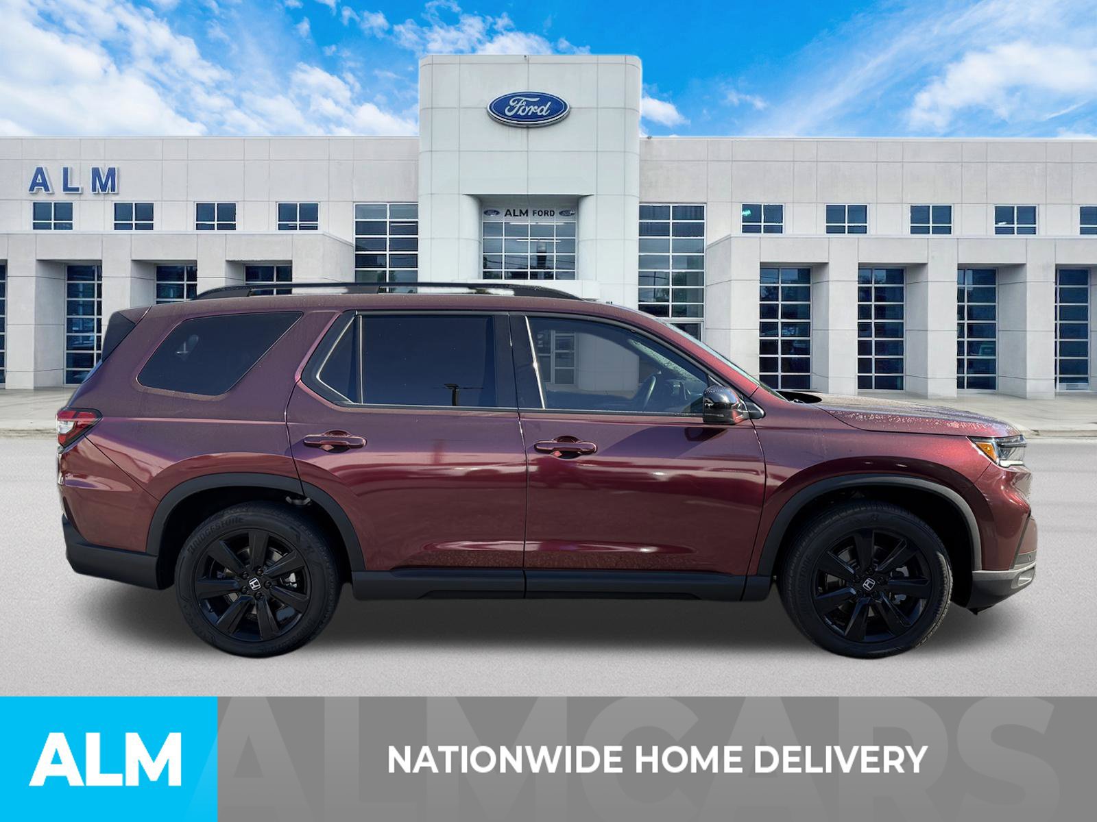 Used 2025 Honda Pilot Black Edition image 4