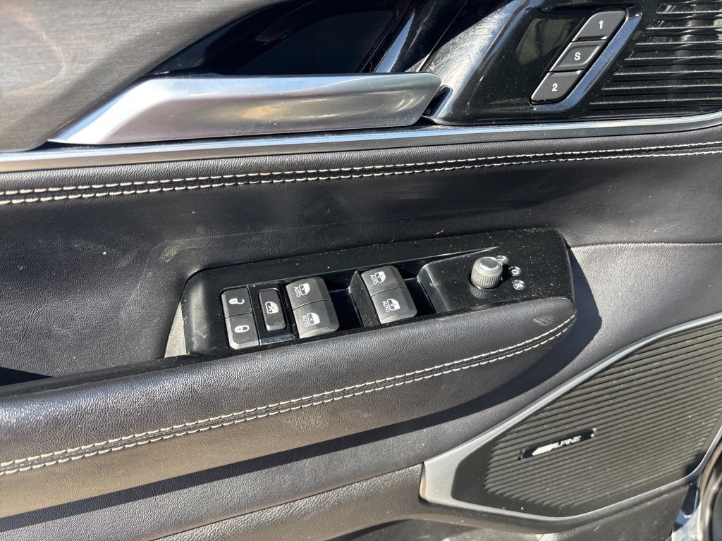 Used 2022 Jeep Wagoneer Series II AWD/4WD image 11