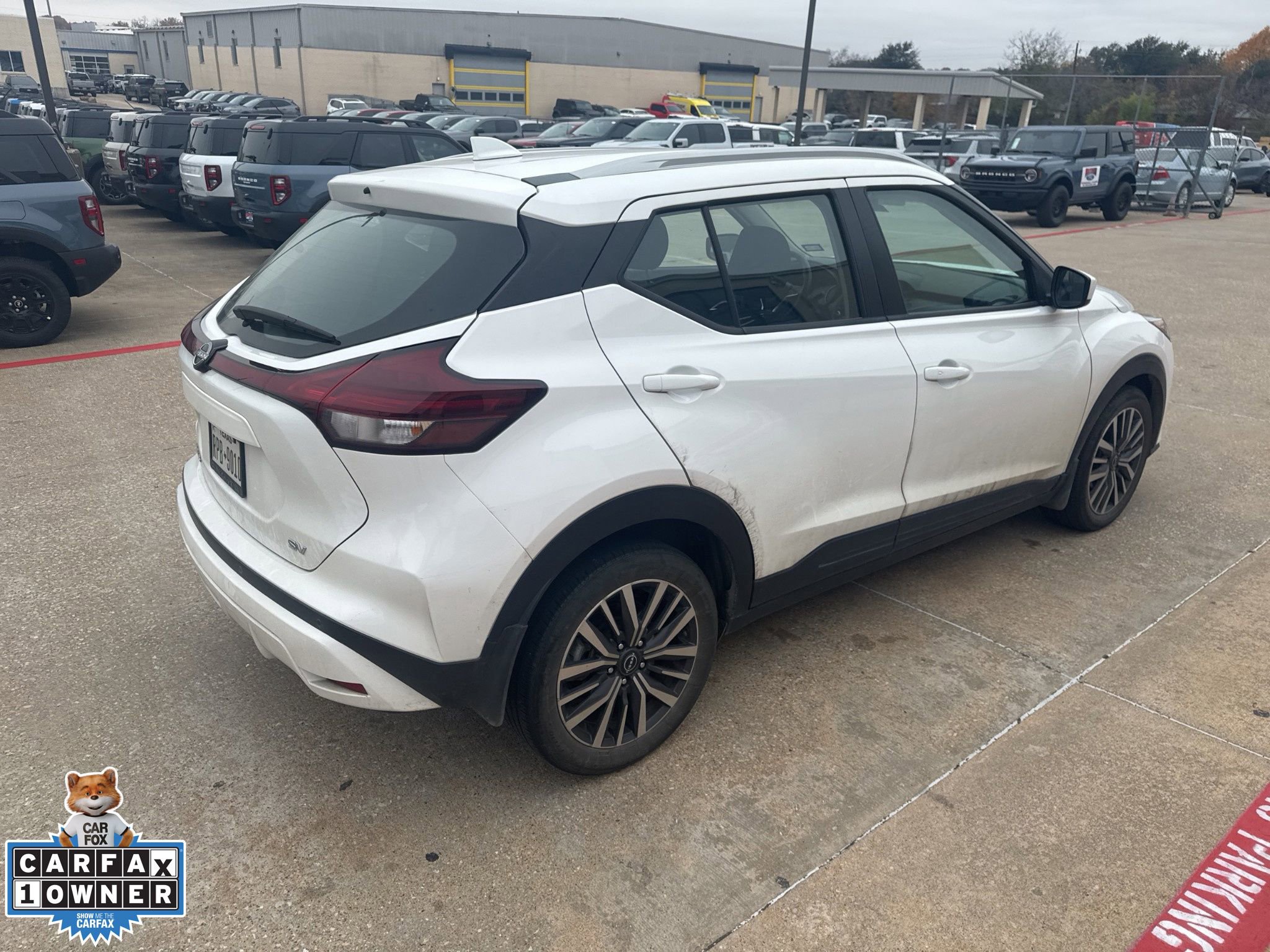 Used 2022 Nissan Kicks SV image 11