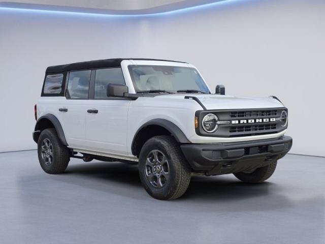 Certified 2025 Ford Bronco 4-Door AWD/4WD image 2