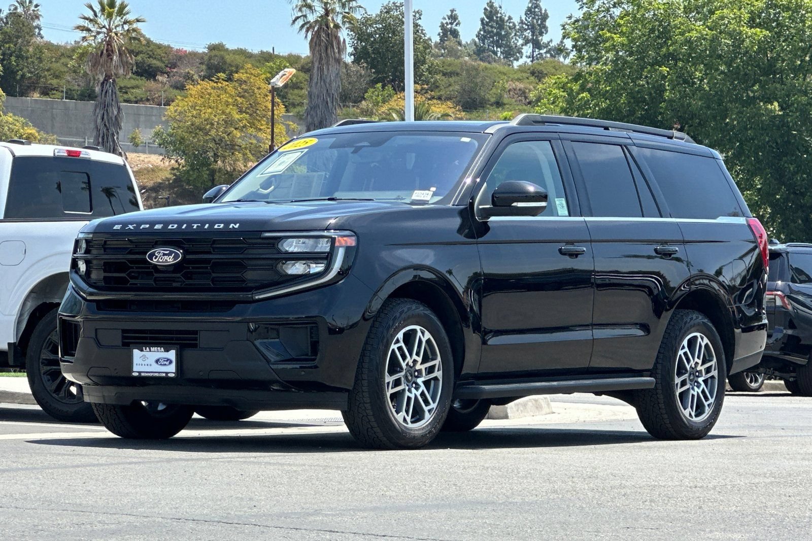 Certified 2025 Ford Expedition Active AWD/4WD image 7