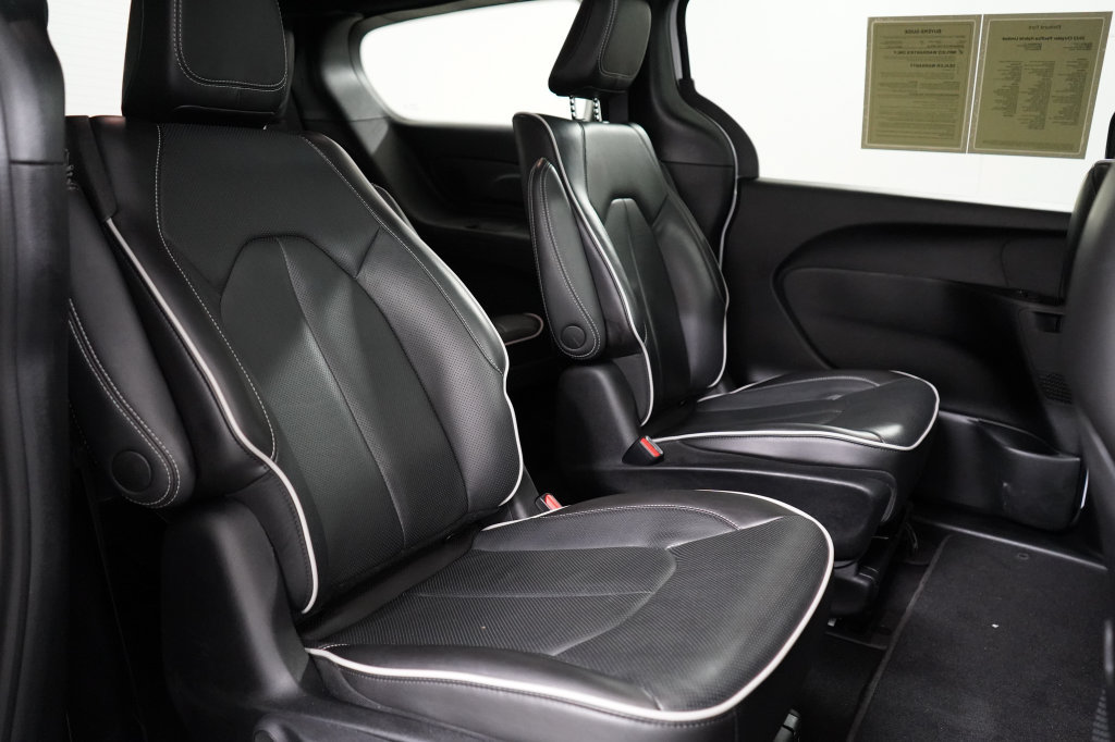 Used 2023 Chrysler Pacifica Limited w/ S Appearance Package FWD image 23