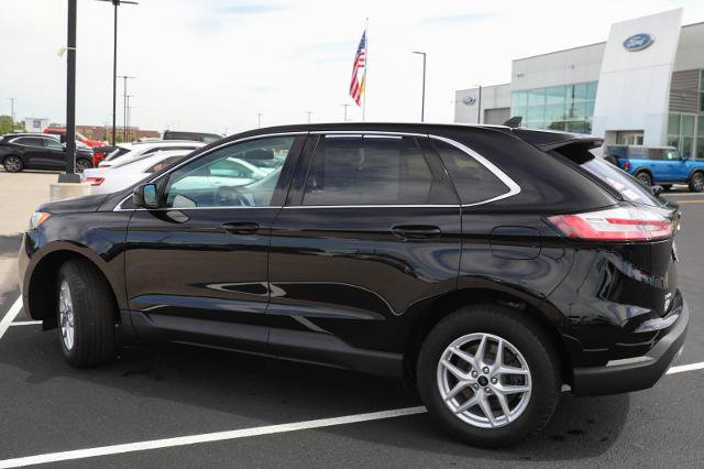 Certified 2024 Ford Edge SEL w/ Convenience Package AWD/4WD image 16