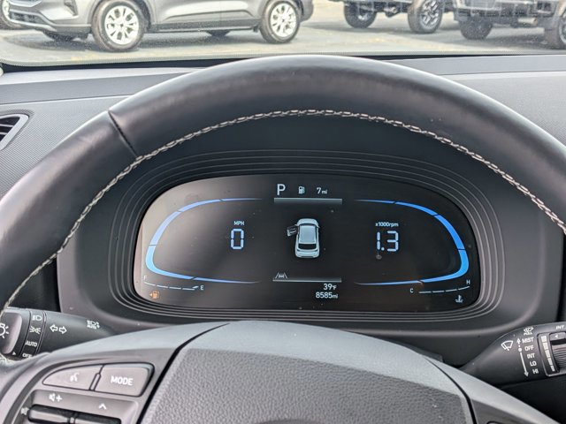 Used 2025 Hyundai Venue Limited image 19