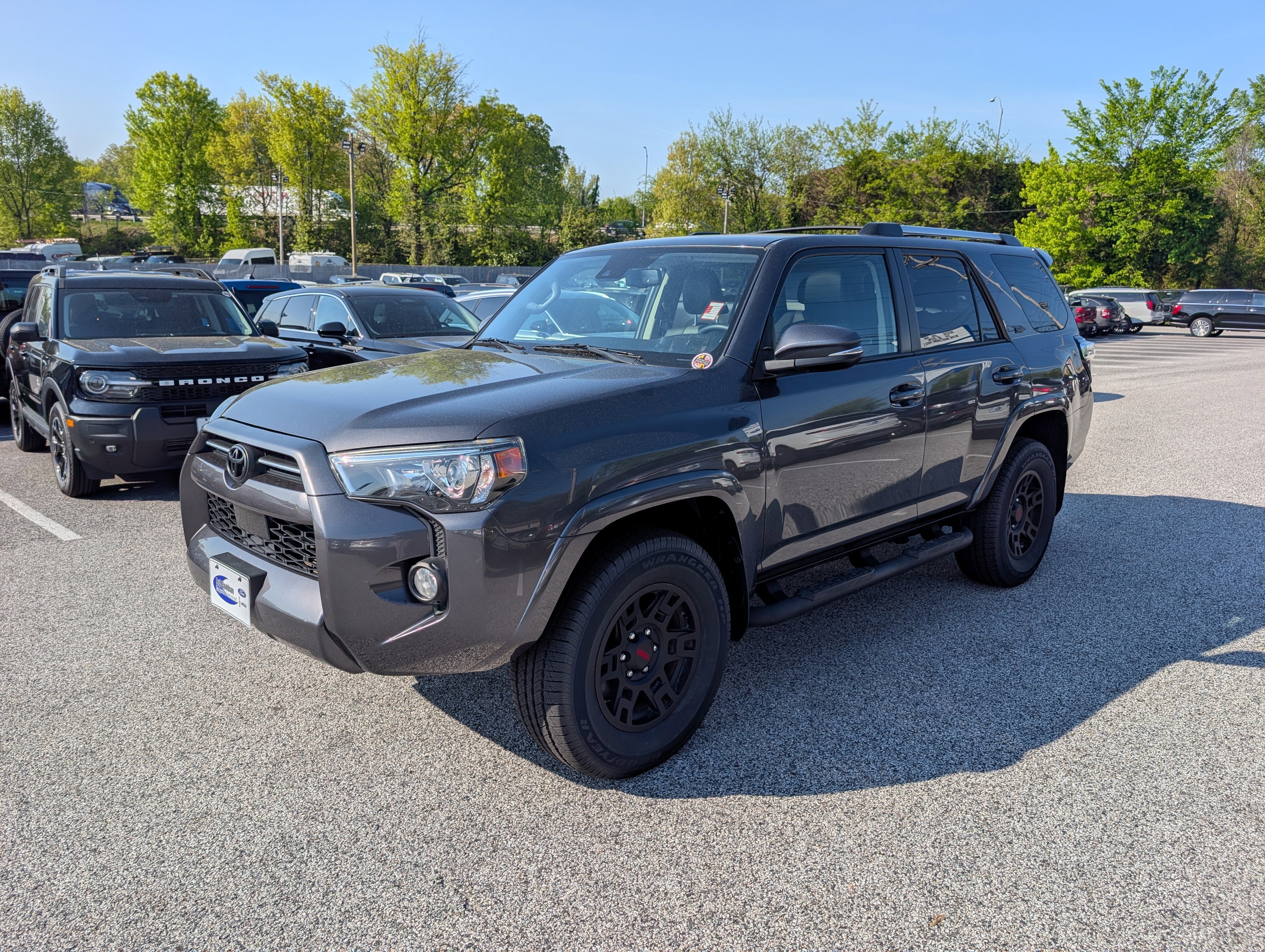 Used 2020 Toyota 4Runner SR5 Premium w/ Moonroof Package AWD/4WD image 8