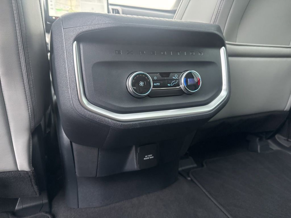 Certified 2025 Ford Expedition Active image 32