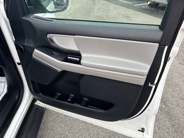 Certified 2025 Ford Expedition Active AWD/4WD image 51