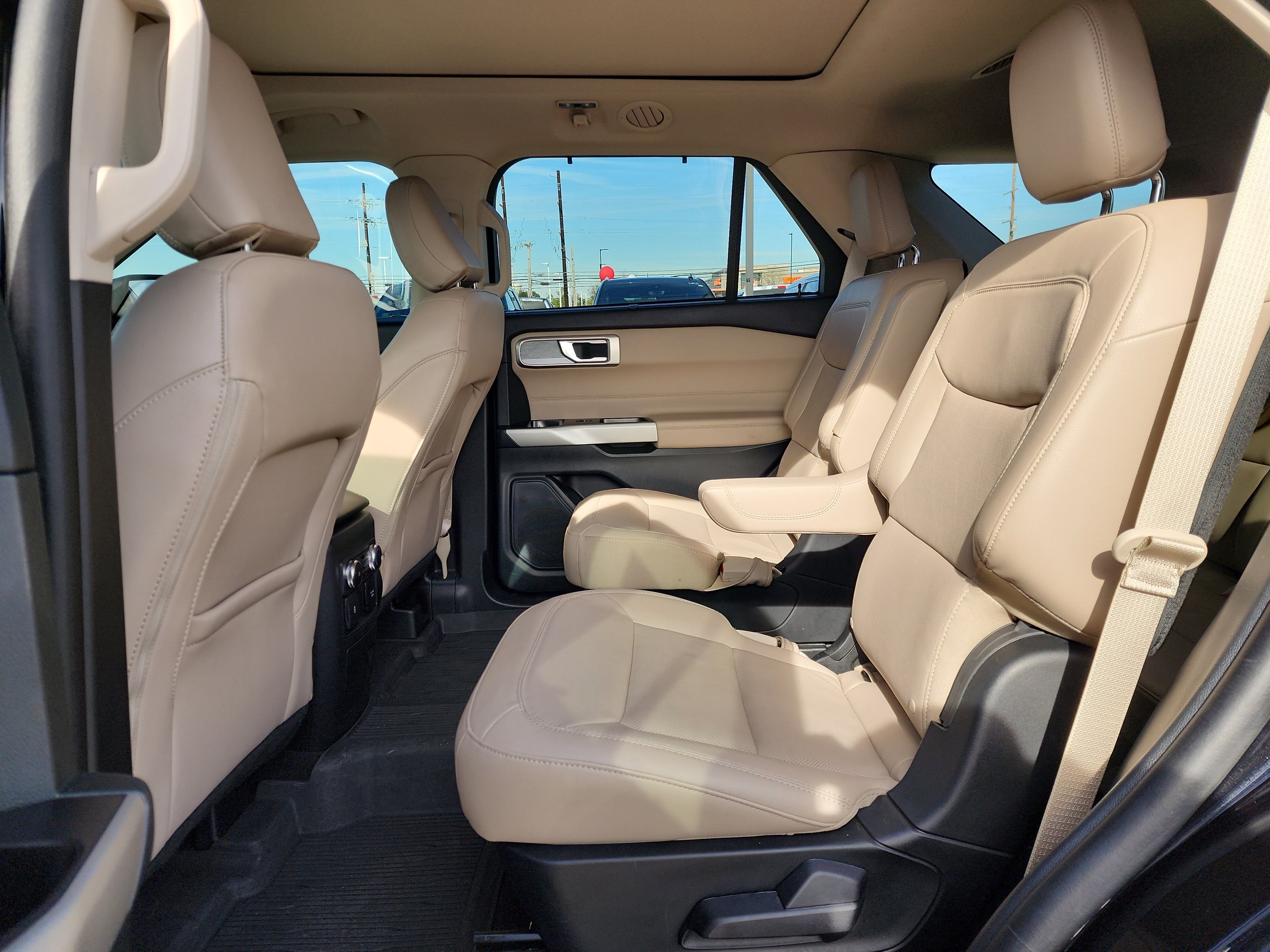 Certified 2023 Ford Explorer Limited w/ Equipment Group 301A image 11